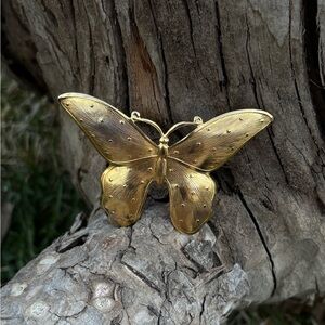 Vintage delicate Gold Butterfly Brooch Pin